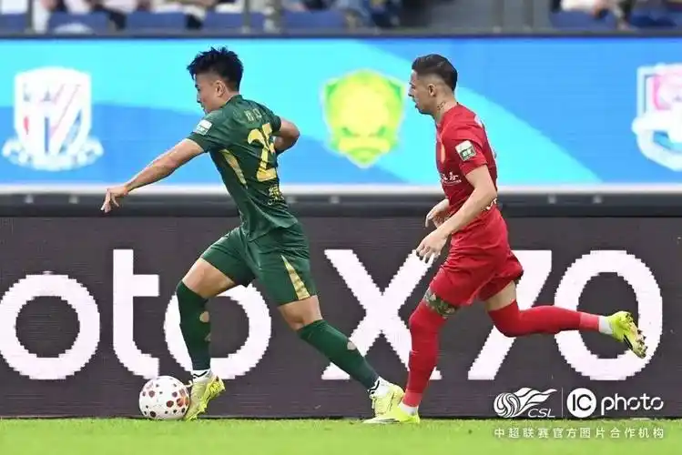 欧冠对决：曼联 VS 马赛